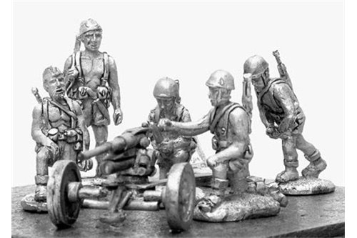 Parachutist of Folgore with 47/32 anti tank gunn